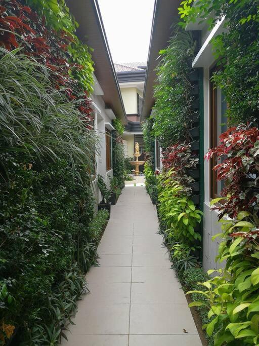 Adria Residences - Emerald Garden - 2 Bedroom Unit For 4 Person Manila Bagian luar foto