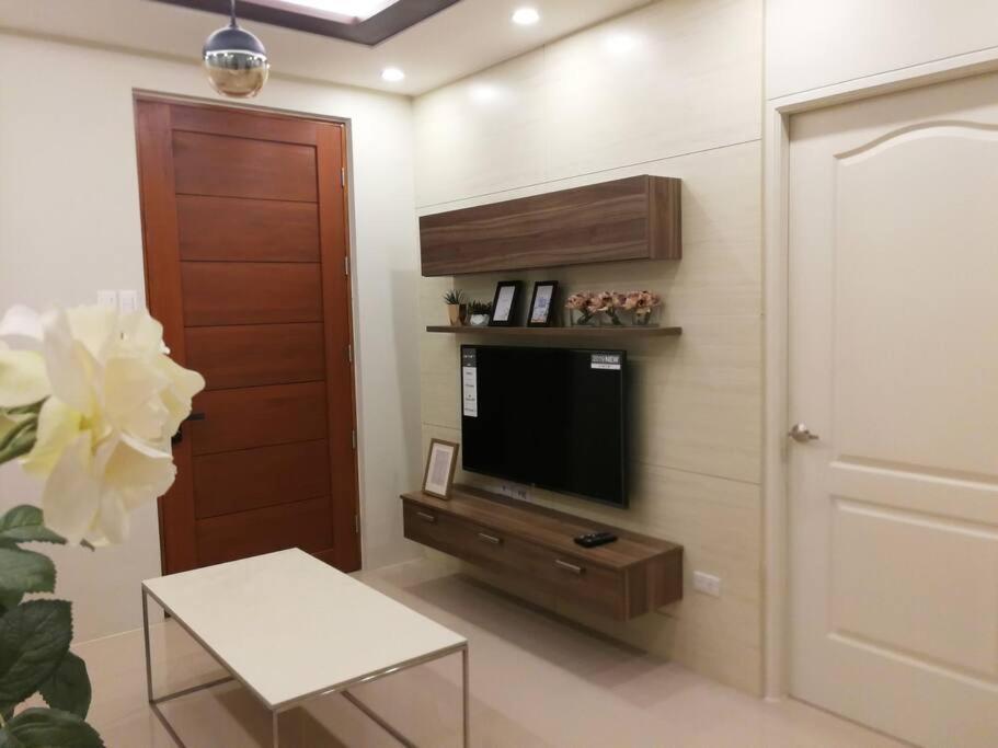 Adria Residences - Emerald Garden - 2 Bedroom Unit For 4 Person Manila Bagian luar foto